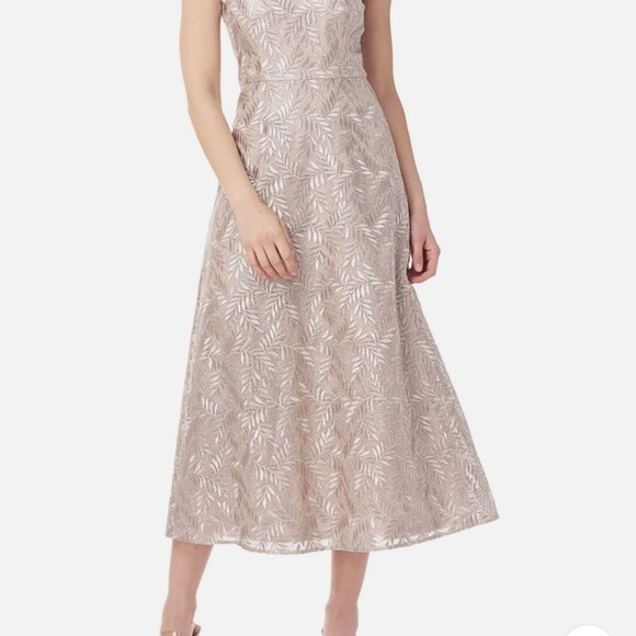 JS COLLECTIONS Rosie Embroidered Metallic Illusion Midi Cocktail Dress in Silver - Picture 4 of 4